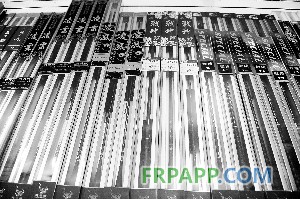漁具店里的釣竿琳瑯滿目，釣友時(shí)常會(huì)挑花眼。